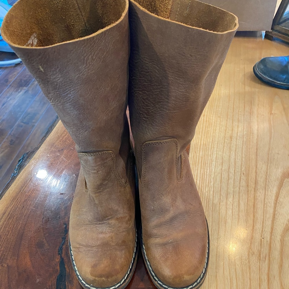 ROOTS leather tribe roll over boots